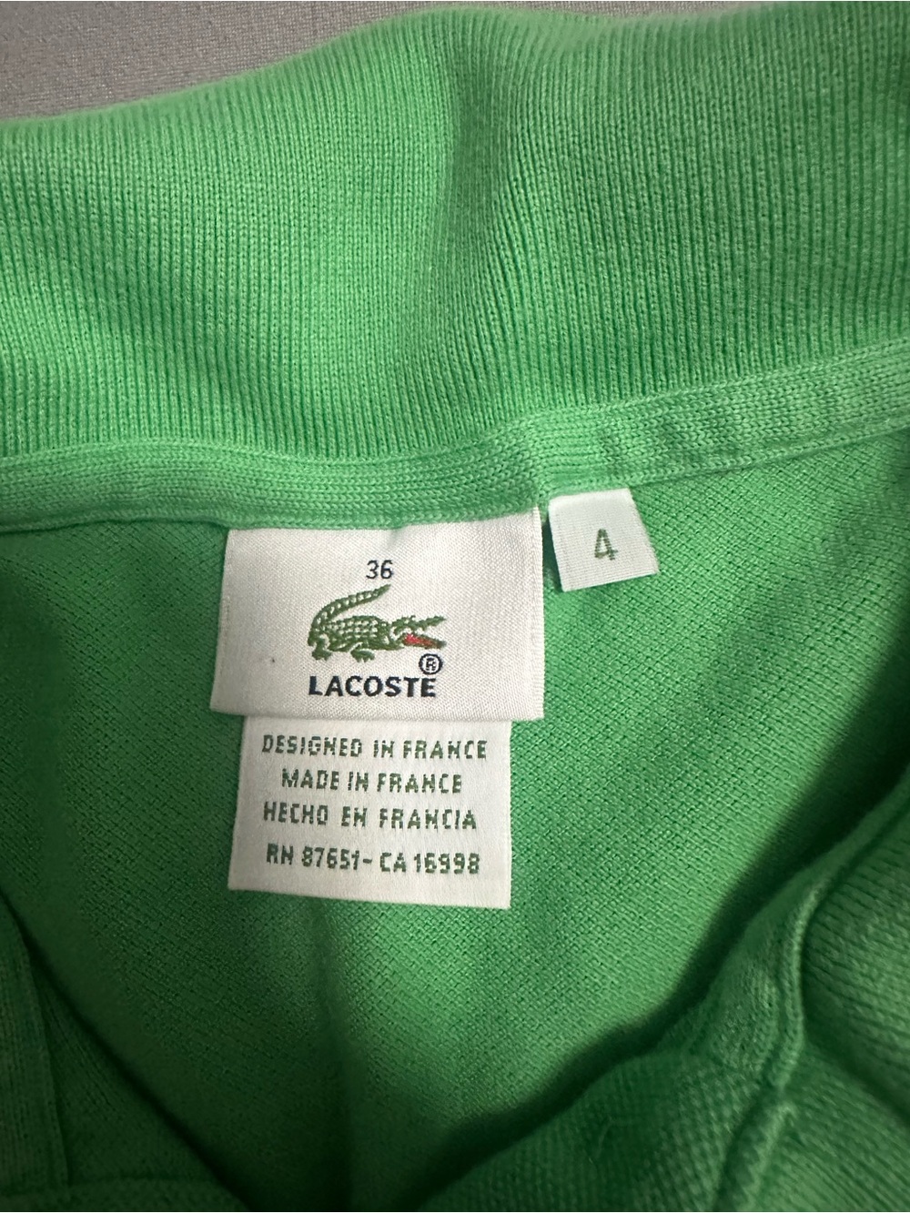đ¸ Lacoste Womenâs Green Long Sleeve Stretch PiquĂŠ Polo Shirt Size 4 Small - Picture 3 of 9